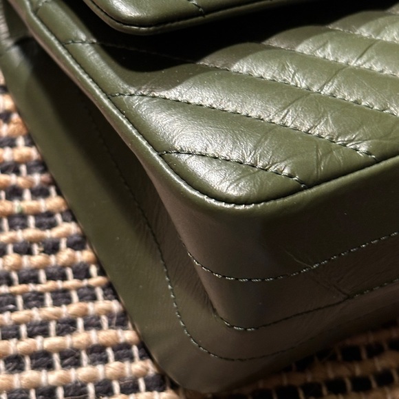 NEW Chanel 2.55 225 Reissue 16A Green Chevron Calfskin GHW Small Flap Classic - Picture 6 of 13